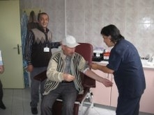 Balıkesir’in Edremit ilçesine bağlı Altınoluk beldesi, Hayriye Şafak Huzurevi sakinleri,