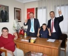 MHP’DE İLK ADAY ADAYI MUHİTTİN TÜFEKÇİ OLDU Ayvalık ilçesinde, 30 Mart 2014’te yapılacak olan yerel seçimler öncesinde
