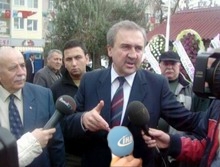 BAŞKAN KILIÇ’TAN SERT TEPKİ DAHA “EDREMİT’TE KAYITLI OLMAYAN EDREMİTLİYİM DEMESİN”