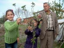 BALIKESİR’DE ERİK AĞACI ÇİÇEK AÇTI BALIKESİR’DE ERİK AĞACI ÇİÇEK AÇTI Balıkesir’in Savaştepe ilçesinde, Yunus Doğan
