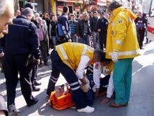 Balıkesir’in Edremit ilçesinde aşırı hız ve dikkatsizlik motosiklet sürücüleri ilçe