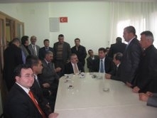 AK PARTİ’DE BAYRAMLAŞMA AK PARTİ’DE BAYRAMLAŞMA– MECLİSTE GRUBU BULUNAN PARTİLER BİRBİRLERİYLE BAYRAMLAŞTI– İL