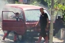 PARK HALİNDEKİ ARAÇ YANDIBalıkesir’in Edremit ilçesinde, park halindeki bir araba