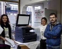 AYVALIK CHP’DEN ÖĞRENCİLERE ÜCRETSİZ FOTOKOPİ HİZMETİ Balıkesir’in Ayvalık ilçesinde, Cumhuriyet Halk Partisi (CHP) İlçe Başkanlığı binasında