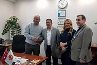 EDREMİT’E MİLLETVEKİLİNDEN ‘YEŞİL DALGA’ MÜJDESİ Aydınlıoğlu, İHA Edremit Bürosunu beraberinde Ak Parti İlçe Başkanı Metin