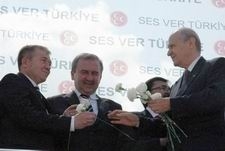 "CUMHURİYET DÖNEMİMİZİN, CUMHURİYET YILLARININ 'LALE VE SÜLALE DEVRİ'Nİ YAŞIYORLAR BUNLAR.
