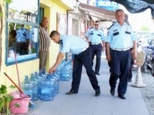 AYVALIK’TA SEZON ÖNCESİ ZABITA KONTROLLERİ ARTTI Balıkesir’in Ayvalık ilçesinde yavaş yavaş hızlanmaya başlayan turizm sezonu