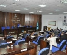 BAŞKAN KAMİL SAKA, DAİRE MÜDÜRLERİ İLE DURUM DEĞERLENDİRMESİ YAPTI Edremit Belediye Başkanı Kamil Saka, belediye bünyesinde görev yapan Başkan