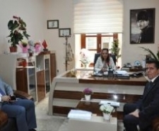 BELEDİYE VE NÜFUS MÜDÜRLÜĞÜ KOORDİNASYONU Edremit Belediyesi İlçe Nüfus Müdürlüğü’ne nezaket ziyaretinde bulundu. Edremit Belediye