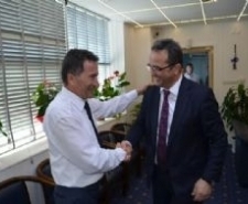 CHP GENEL BAŞKAN YARDIMCI TEZCAN EDREMİT’TE CHP Genel Başkan Yardımcısı Bülent Tezcan, Edremit Belediye Başkanı Kamil