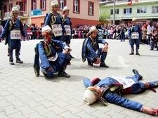 BALYA’DA BENGİ’YE AB DESTEĞİ BALYA’DA BENGİ’YE AB DESTEĞİ Balıkesir’in Balya ilçesinde, Balya Halk Oyunları