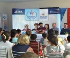 Cihat Aslan’dan Minik Sporcularla Buluştu Ayvalık Kaymakamlığı Ayvalık Gençlik Hizmetleri ve Spor Müdürlüğü’nün Merkezi Kişisel