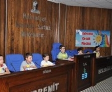 2. EDREMİT ÇOCUK MECLİSİ TOPLANDI Edremit Belediyesi tarafından 23 Nisan Ulusal Egemenlik ve Çocuk Bayramı