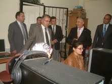 BURHANİYE’DEKİ KURSLARA ZİYARET Balıkesir’in Burhaniye ilçesinde, Kaymakam Osman Yenidoğan, Halk Eğitim Merkezi Kurslarını