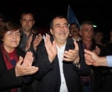 EDREMİT’TE DAVULLAR AK PARTİ İÇİN ÇALDI BALIKESİR’DE İLK MEYDAN KONUŞMASI EDREMİT’TE ALİ AYDINLIOĞLU CUMHURİYET MEYDANIDA HALKA
