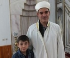 BURHANİYE’ DE ÖREN CAMİİNE YENİ İMAM Balıkesir’in Burhaniye ilçesinde, Ali Osman Aydoğdu’nun emekliye ayrılmasıyla boşalan ve