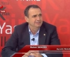 BAŞKAN GENÇER, AÇIK AÇIK KONUŞTU Dün akşam Ege Türk Televizyonunda katıldığı “Siyaset Gündemi” adlı programda