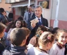 BAŞKAN UYSAL MOBİDES İÇİN DÜĞMEYE BASTI Burhaniye Belediyesi eğitime katkı amaçlı yeni bir adım daha atarak,