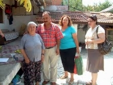  Balıkesir’in Burhaniye ilçesinde, belediye tabipliği mahallelerdeki yaşlıları evlerinde ziyaret etmeye
