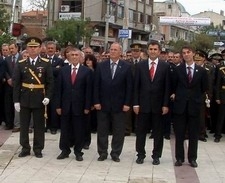 CUMHURİYET COŞKUSU BURHANİYE’DE BURHANİYE’DE CUMHURİYET COŞKUSU Balıkesir’in Burhaniye ilçesinde, Cumhuriyetimizin kuruluşunun 86. yıldönümü