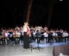 AYVALIK’TA ODTÜ MEZUNLARINDAN UNUTULMAZ KONSER Balıkesir’in Ayvalık ilçesinde, Ortadoğu Teknik Üniversitesi (ODTÜ) Mezunları Türk Müziği