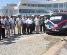 BURHANİYE’DE YENİ CENAZE ARACI HİZMETE GİRDİ Balıkesir’in Burhaniye ilçesinde, Belediye Sağlık İşleri Müdürlüğünün araç filosuna yeni