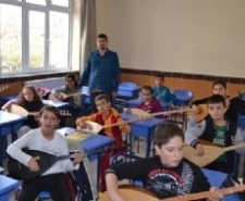 EHEM HALKI EĞİTİMLE BULUŞTURUYOR Edremit Halk Eğitimi Merkezi Müdürlüğü (EHEM) sadece Edremit halkına değil