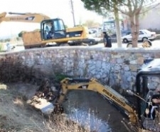 ” AYVALIK BELEDİYESİ İLÇEYİ KIŞA HAZIRLIYOR” Balıkesir’in Ayvalık ilçesinde, Yeni Otogar ve Sanayi Sitesi’nde bulunan iki