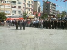 BURHANİYE’DE KURTULUŞ GÜNÜ COŞKUSU Balıkesir’in Burhaniye ilçesinde, ilçenin düşman işgalinden kurtuluşunun 91.yıldönümü törenlerle kutlandı.