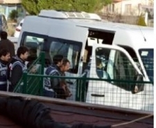 Balıkesir, İstanbul, İzmir ve Mardin illerinde insan kaçakçılığına yönelik Polisin
