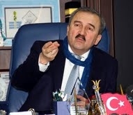 EDREMİT KÖRFEZİ HAVAALANI’NI GURBETÇİLERE DUYURMAK İÇİN ÇALIŞMA BAŞLATILDI Balıkesir’in Edremit Belediye Başkanı Tuncay Kılıç, Edremit Körfezi Havaalanı’nın uluslar