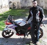 MOTOR TUTKUNU GENÇ MÜHENDİS HAYATINI KAYBETTİ Balıkesir’de meydana gelen motosiklet kazasında genç bir mühendis hayatını kaybetti.