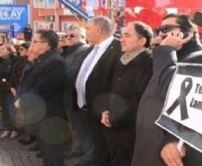 Edremitli tek yürek haykırdı: “Ülkemizi böldürtmeyeceğiz!”