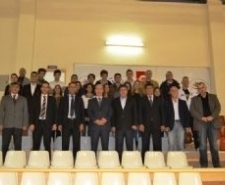 AYVALIK GENÇLİK MERKEZİNDE SU ALTI DÜNYASINA GÜVENLİ BAŞLANGIÇ Balıkesir’in Ayvalık ilçesinde; Gençlik Hizmetleri Spor İlçe Müdürlüğü bünyesindeki Gençlik