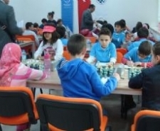 EDREMİT SATRANÇ TURNUVASINA EV SAHİPLİĞİ YAPTI Edremit Cumhuriyet Satranç Turnuvası, Edremit Gençlik Merkezinde yapıldı. Edremit Gençlik