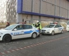 Ayakta Yolcu Alana Ceza Yağdı Balıkesir’in Edremit İlçesinde Edremit İlçe Emniyet Müdürlüğü Trafik Denetleme ekiplerinin