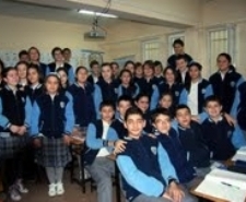 EDREMİT’TE ÖĞRENCİLERİN PİKNİK PARASI VAN’A YARDIM OLDU Balıkesir’in Edremit ilçesi Karagözoğlu İlköğretim Okulu 7/E sınıfı öğrencilerinin, büyük