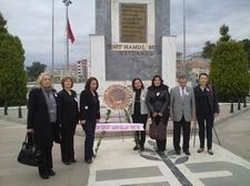 CHP’Lİ KADIN KOLARI ATATÜRK ANITI’NA ÇELENK KOYDU, KADIN PAZARI AÇTI