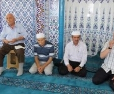 Yargıtay Başkanı Cirit Annesi Adına Yaptırdığı Camide Mevlit Okuttu Yargıtay Başkanı İsmail Rüştü Cirit, Balıkesir’in Burhaniye ilçesinde annesi adına