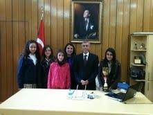 Balıkesir’in Burhaniye ilçesinde, Nadir Tolun Ortaokulu Yıldız Kızlar takımı Badminton