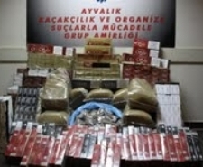 AYVALIK’TA POLİS KAÇAKÇILARA GÖZ AÇTIRMIYOR Balıkesir’in Ayvalık ilçesinde; Balıkesir Emniyet Müdürlüğü Kaçakçılık ve Organize Suçlarla