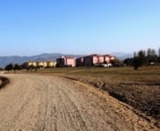  Balıkesir’in Burhaniye ilçesinde, Bahçelievler mahallesindeki Toki konuklarından denize giden yolun