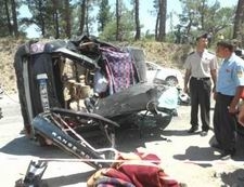 Balıkesir'in Havran ilçesinde meydana gelen trafik kazasında 3 kişi öldü,