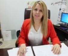 BURHANİYE’ DE HADİYE EROK DUR DURAK BİLMİYOR Balıkesir’in Burhaniye ilçesinde, Ak Parti Kadın Kolları Başkanı ve Belediye