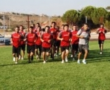 ANNELER GÜNÜNDE ANNELERDEN ÇAY Balıkesir’in Ayvalık ilçesinde 9 Mayıs Anneler Günü nedeniyle Türk