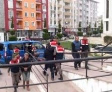 YAZLIK İKİNCİ KONUTLAR ULUSLARARASI TURİZM PAZARINA TAŞINIYOR Balıkesir’in Ayvalık ilçesinde, Vali Ahmet Turhan’ın öncülüğünde hazırlanan ‘Tıkla Ev