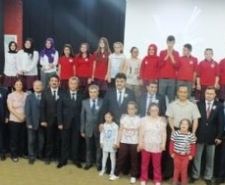 İŞARET DİLİYLE ŞARKI SÖYLEDİLER 10-16 Mayıs Engelliler Haftası Balıkesir’in Havran İlçesinde çeşitli etkinlikler ile
