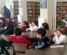 BURHANİYE’DE KİTAP KURTLARINA ÖDÜL Burhaniye Halk Kütüphanesi, en çok kitap okuyan kişileri ödüllendirdi. Kütüphanede