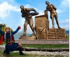 HALK EĞİTİM FOTOĞRAF KURSLARINA BÜYÜK İLGİ Edremit Halk Eğitim Merkezi Müdürlüğü tarafından açılan fotoğraf kursuna ilgi