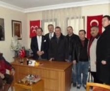 AHMET DURAN BULUT, BAHÇELİ’NİN MESAJINI AYVALIK’A GETİRDİ Balıkesir’in Ayvalık ilçesinde, partisinin ilçe yöneticileriyle bir araya gelen Milliyetçi
